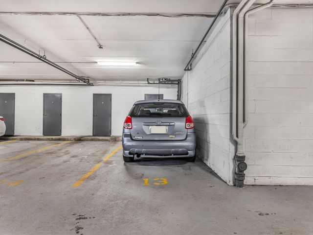 6800 N Harlem Avenue 501, Chicago, IL 60631
