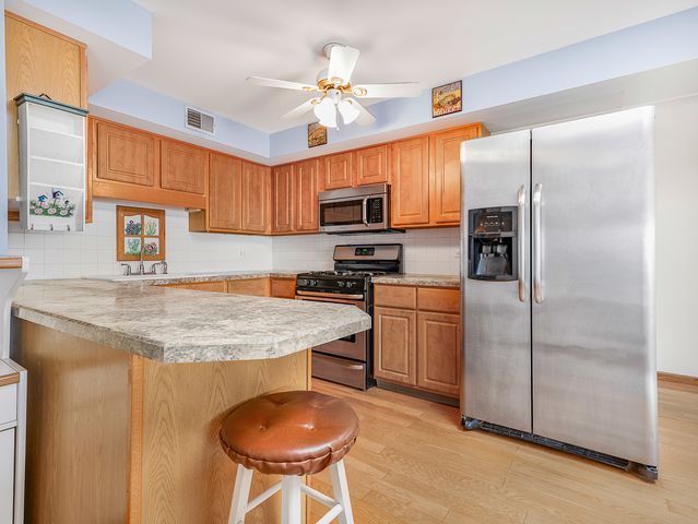 6800 N Harlem Avenue 501, Chicago, IL 60631