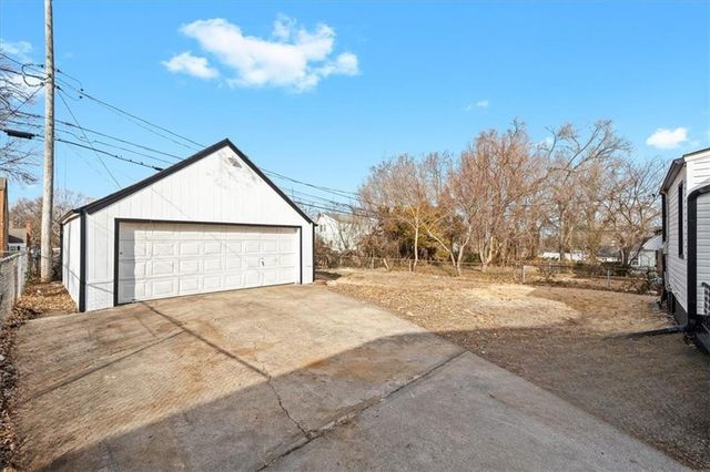 6324 Indiana Avenue, Kansas City, MO 64132