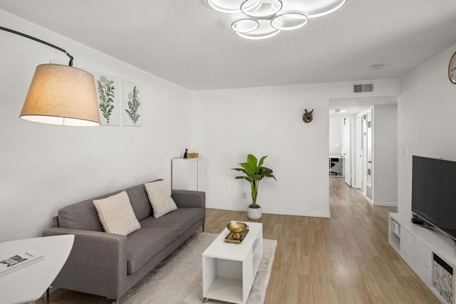 255 S Rengstorff Avenue 139, Mountain View, CA 94040