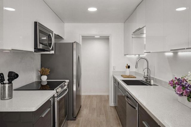 255 S Rengstorff Avenue 139, Mountain View, CA 94040