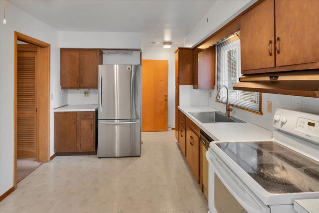 1636 Whitney Boulevard, Belvidere, IL 61008