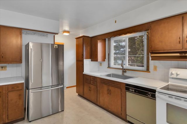 1636 Whitney Boulevard, Belvidere, IL 61008