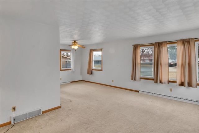 1636 Whitney Boulevard, Belvidere, IL 61008