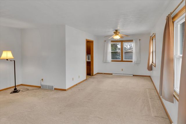 1636 Whitney Boulevard, Belvidere, IL 61008