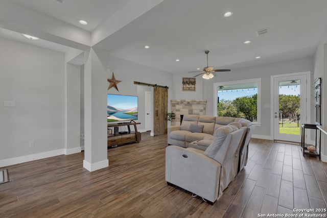 315 Hilltop, New Braunfels, TX 78132