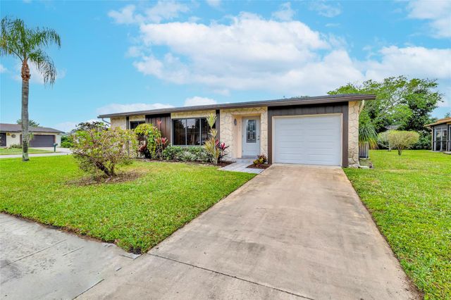 6334 Whispering Wind Way, Delray Beach, FL 33484
