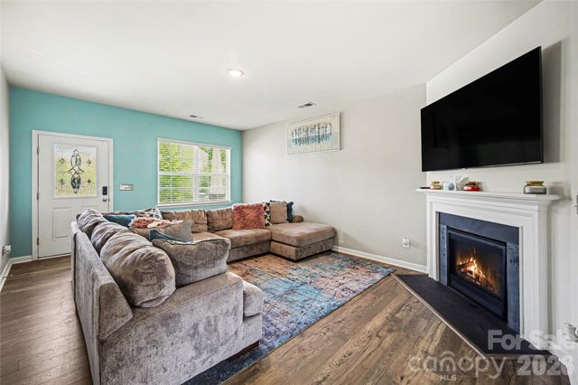 828 Larmore Avenue, Charlotte, NC 28216