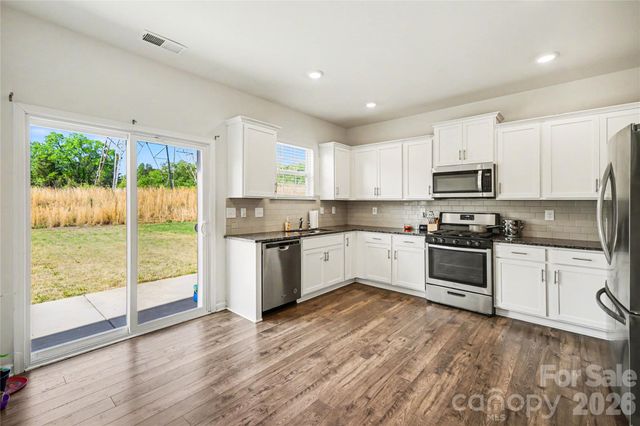 828 Larmore Avenue, Charlotte, NC 28216