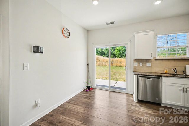 828 Larmore Avenue, Charlotte, NC 28216