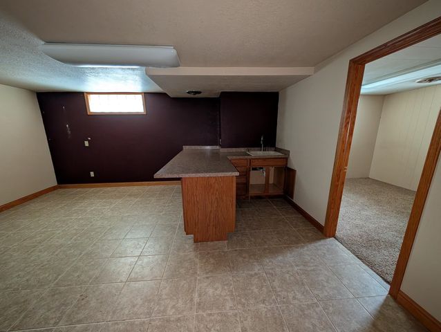 824 W 4th Ave, Dickinson, ND 58601