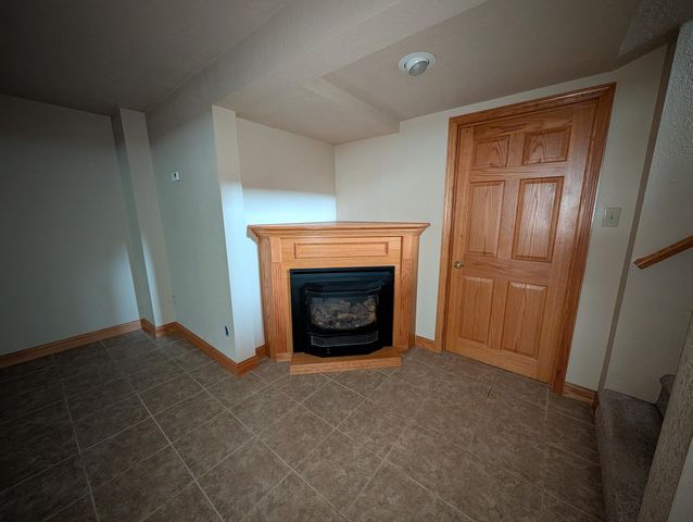 824 W 4th Ave, Dickinson, ND 58601