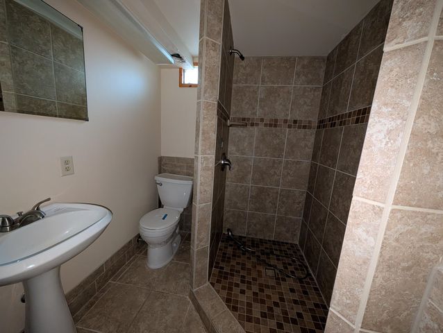 824 W 4th Ave, Dickinson, ND 58601