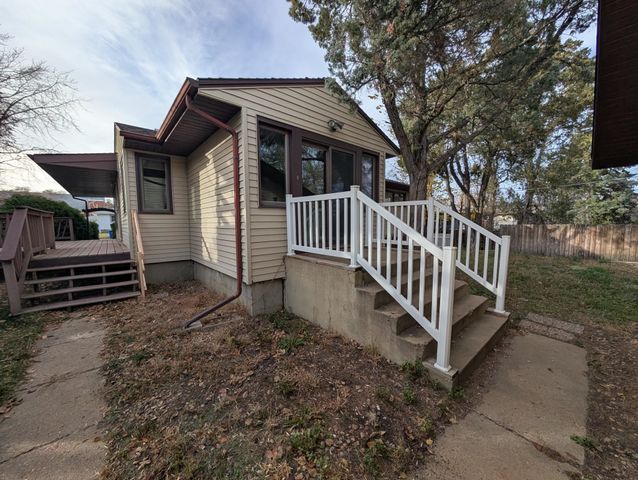 824 W 4th Ave, Dickinson, ND 58601