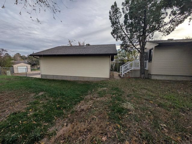 824 W 4th Ave, Dickinson, ND 58601