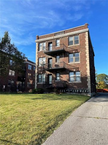 5841 Cabanne, St Louis, MO 63112