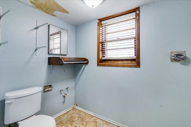 400 N Hickory, Valley Center, KS 67147