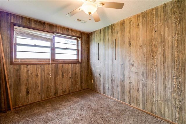 400 N Hickory, Valley Center, KS 67147