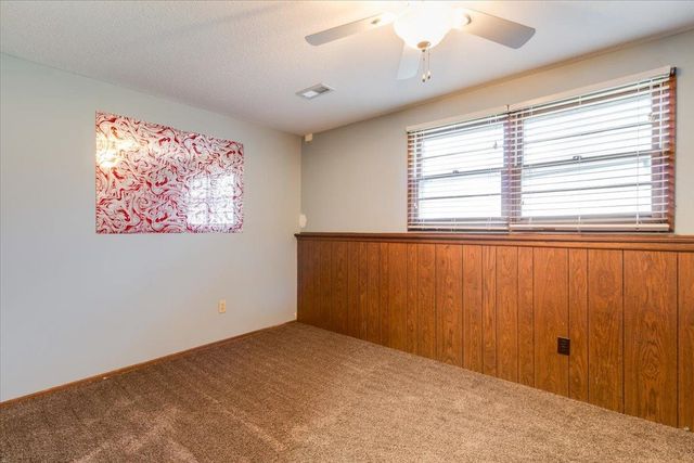 400 N Hickory, Valley Center, KS 67147