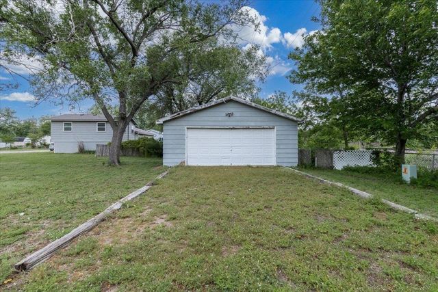 400 N Hickory, Valley Center, KS 67147