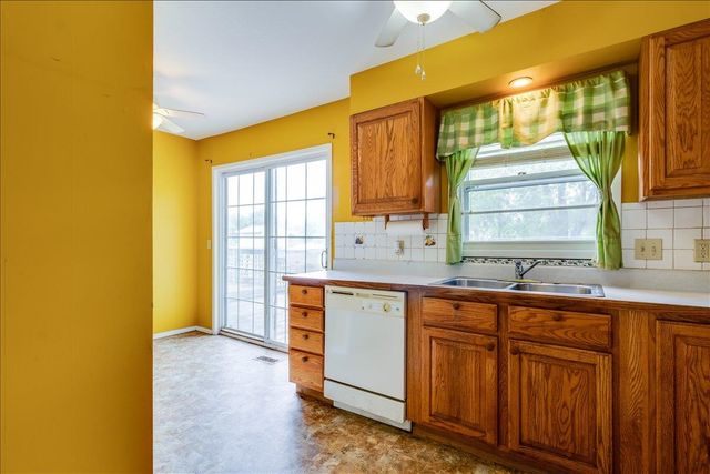 400 N Hickory, Valley Center, KS 67147