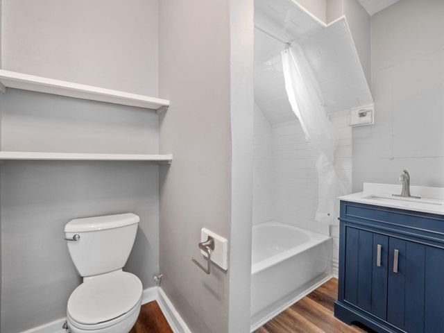 937 Thomas Avenue, Saint Paul, MN 55104