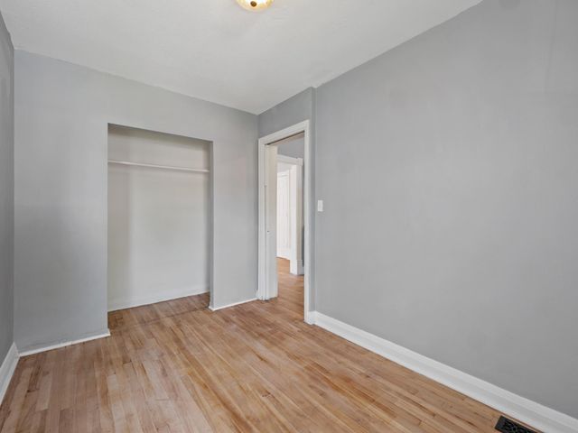 937 Thomas Avenue, Saint Paul, MN 55104