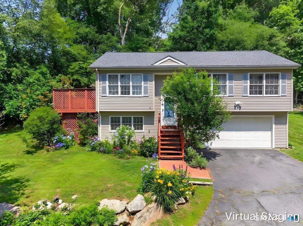 56 Terry Road, Ledyard, CT 06339