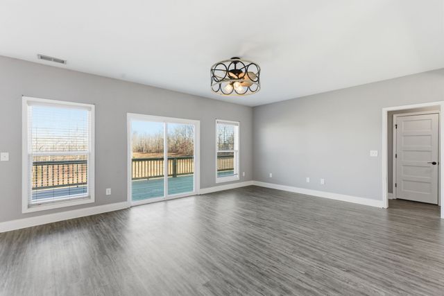 694 Nels Adams Rd, Dickson, TN 37055