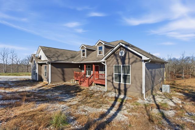 694 Nels Adams Rd, Dickson, TN 37055