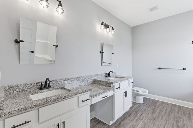 694 Nels Adams Rd, Dickson, TN 37055