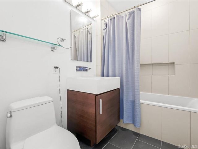 519 Borden Avenue 1H, Long Island City, NY 11101