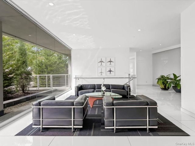 519 Borden Avenue 1H, Long Island City, NY 11101