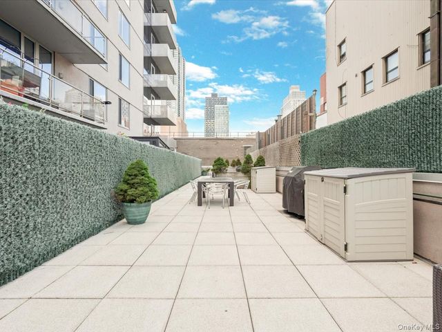 519 Borden Avenue 1H, Long Island City, NY 11101
