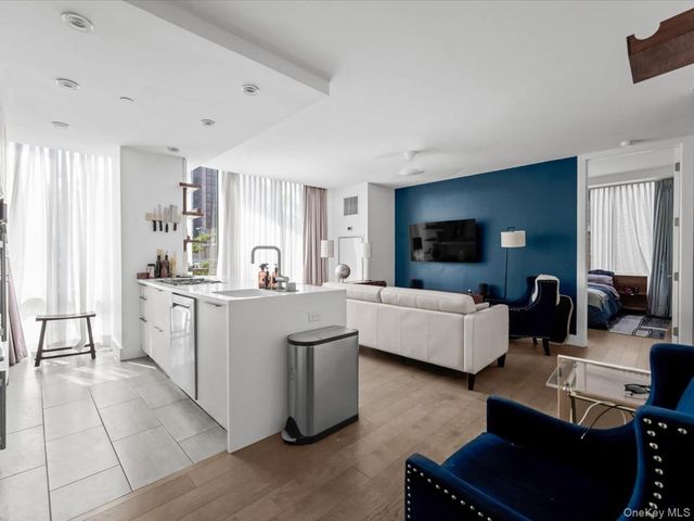 519 Borden Avenue 1H, Long Island City, NY 11101