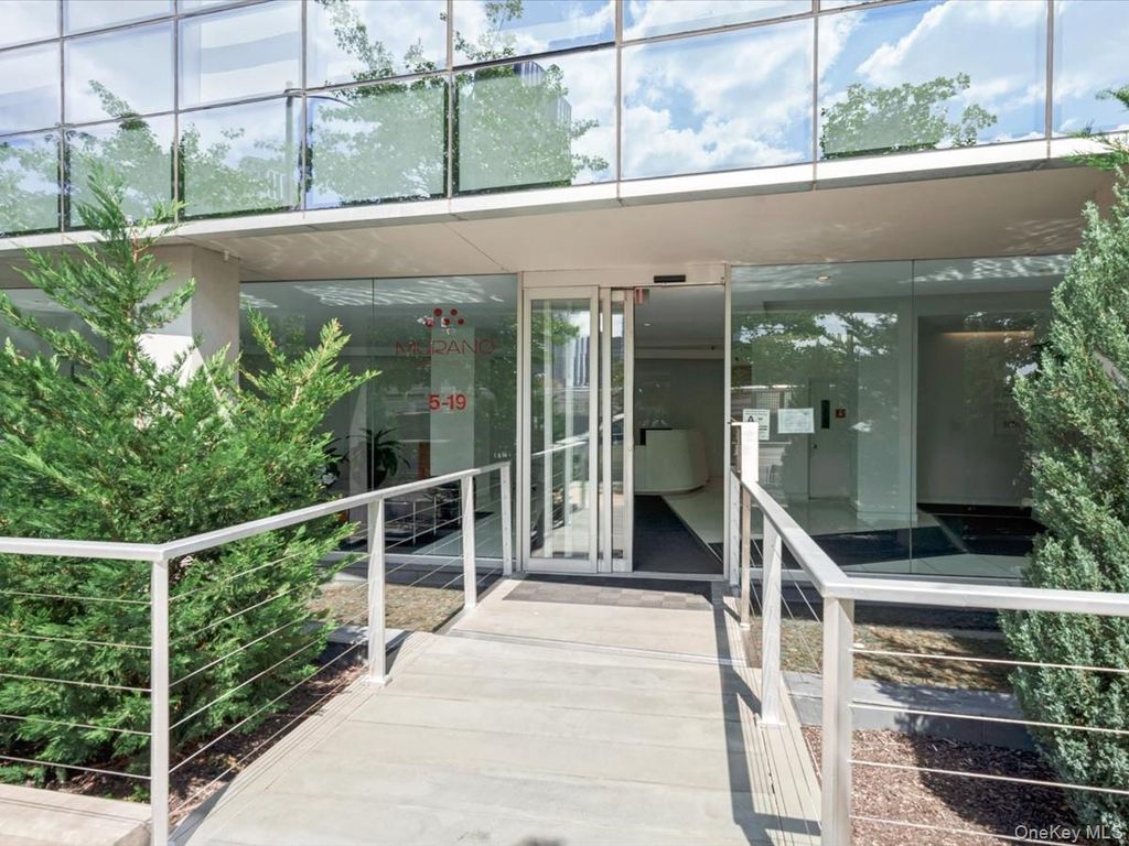 519 Borden Avenue 1H, Long Island City, NY 11101 — photo 2