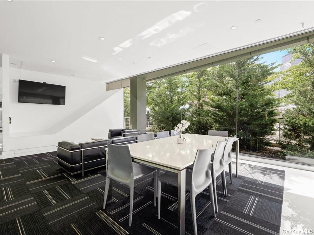 519 Borden Avenue 1H, Long Island City, NY 11101 — photo 5