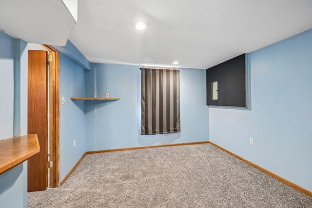 2920 Florida Avenue S, Saint Louis Park, MN 55426