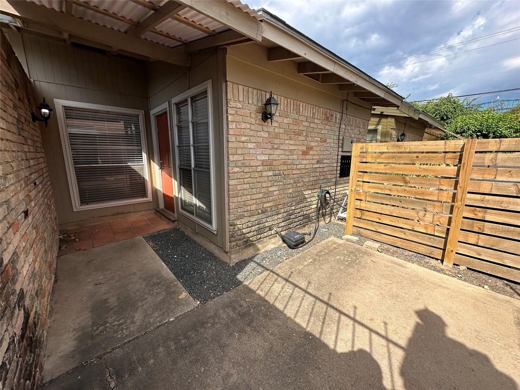 3422 Willowrun DR 1, Austin, TX 78704