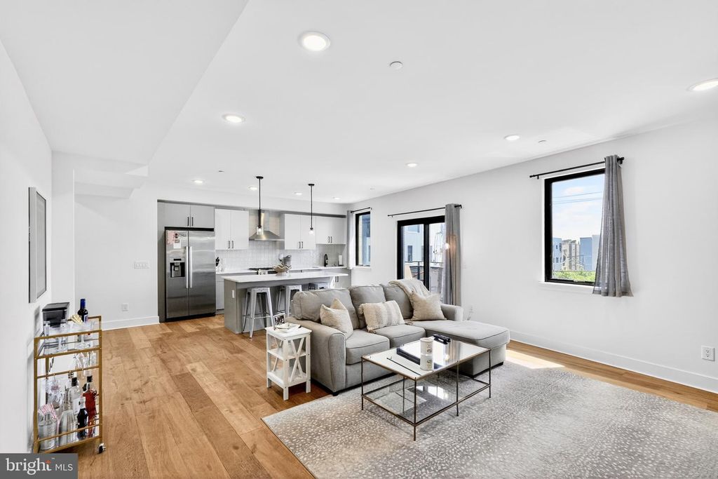 1801 FAIRMOUNT AVE #- UNIT 303, PHILADELPHIA, PA 19130 — photo 2