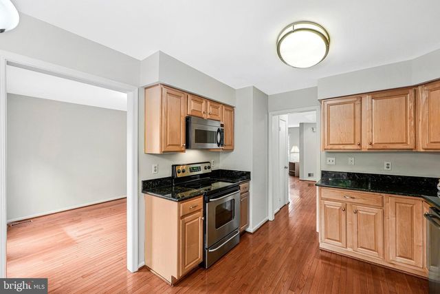 5175 GLEN MEADOW DR, Centreville, VA 20120