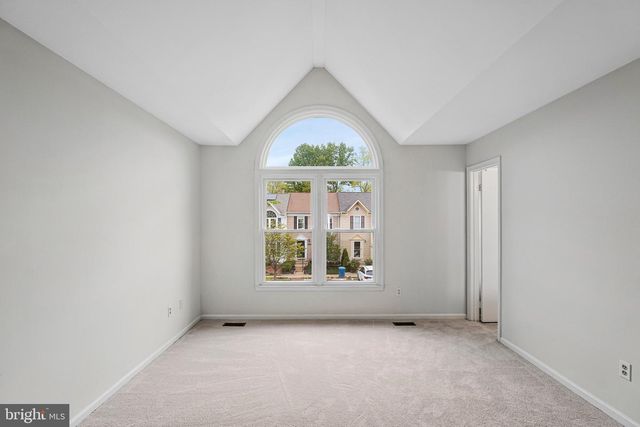 5175 GLEN MEADOW DR, Centreville, VA 20120