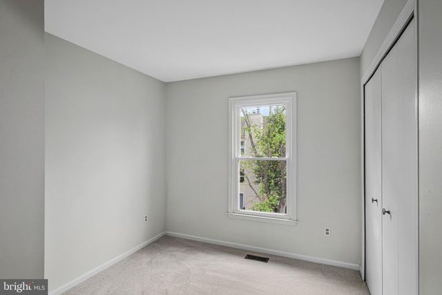 5175 GLEN MEADOW DR, Centreville, VA 20120