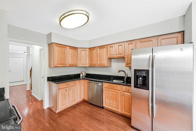 5175 GLEN MEADOW DR, Centreville, VA 20120