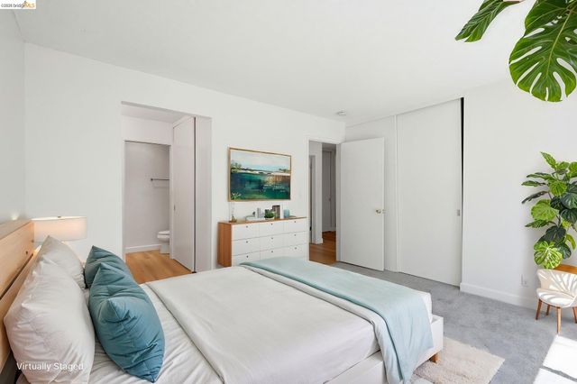 955 Shorepoint Ct 208, Alameda, CA 94501