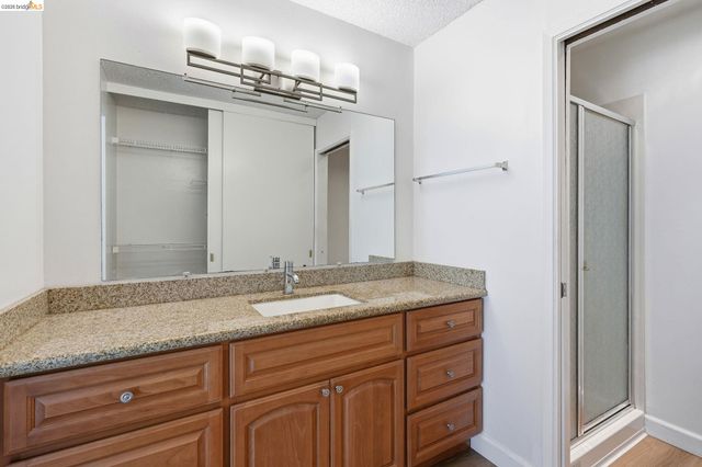 955 Shorepoint Ct 208, Alameda, CA 94501
