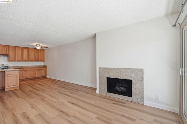 955 Shorepoint Ct 208, Alameda, CA 94501