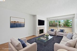 955 Shorepoint Ct 208, Alameda, CA 94501