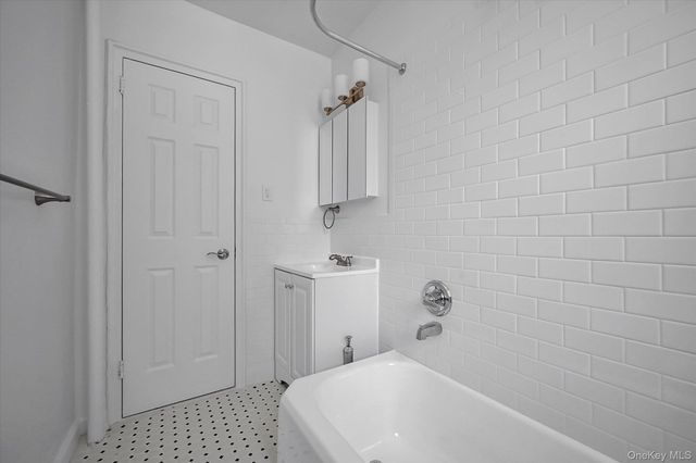 2685 Creston Avenue 1-E, Bronx, NY 10468