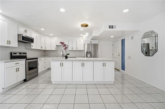 5301 Balboa Boulevard F7, Encino, CA 91316